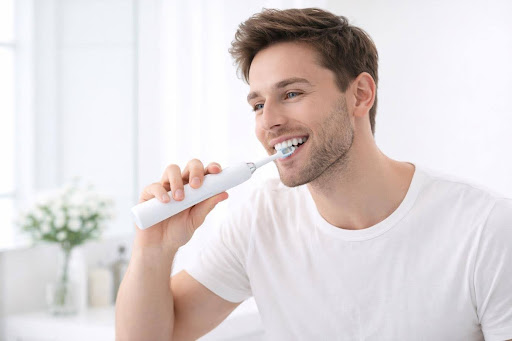 What Makes Sonic Toothbrushes Different From Regular Electric Models?